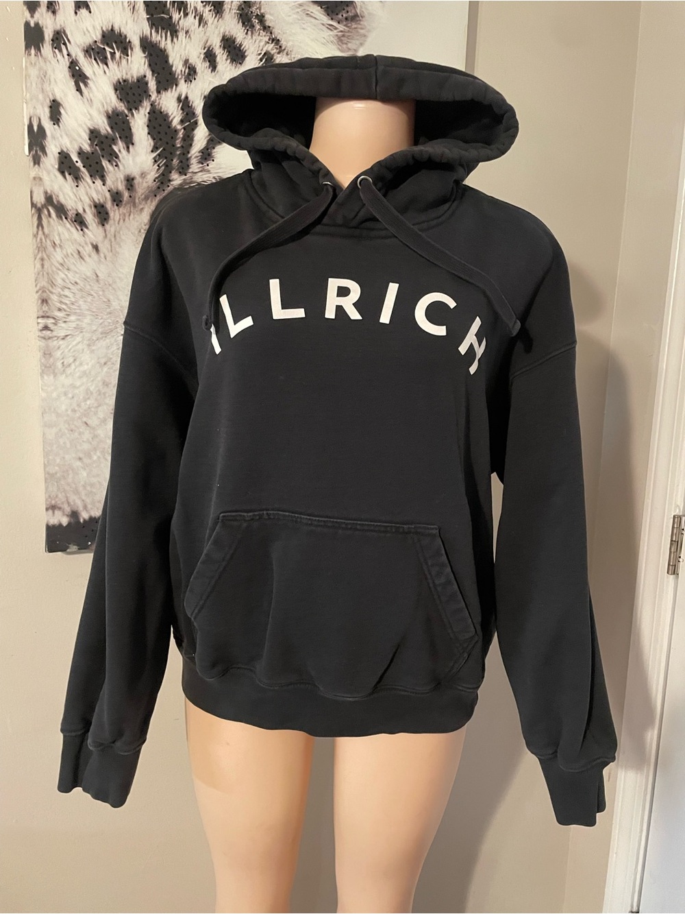 illrich black hoodie streetwear Men hoodie top sweater Medium graphic logo